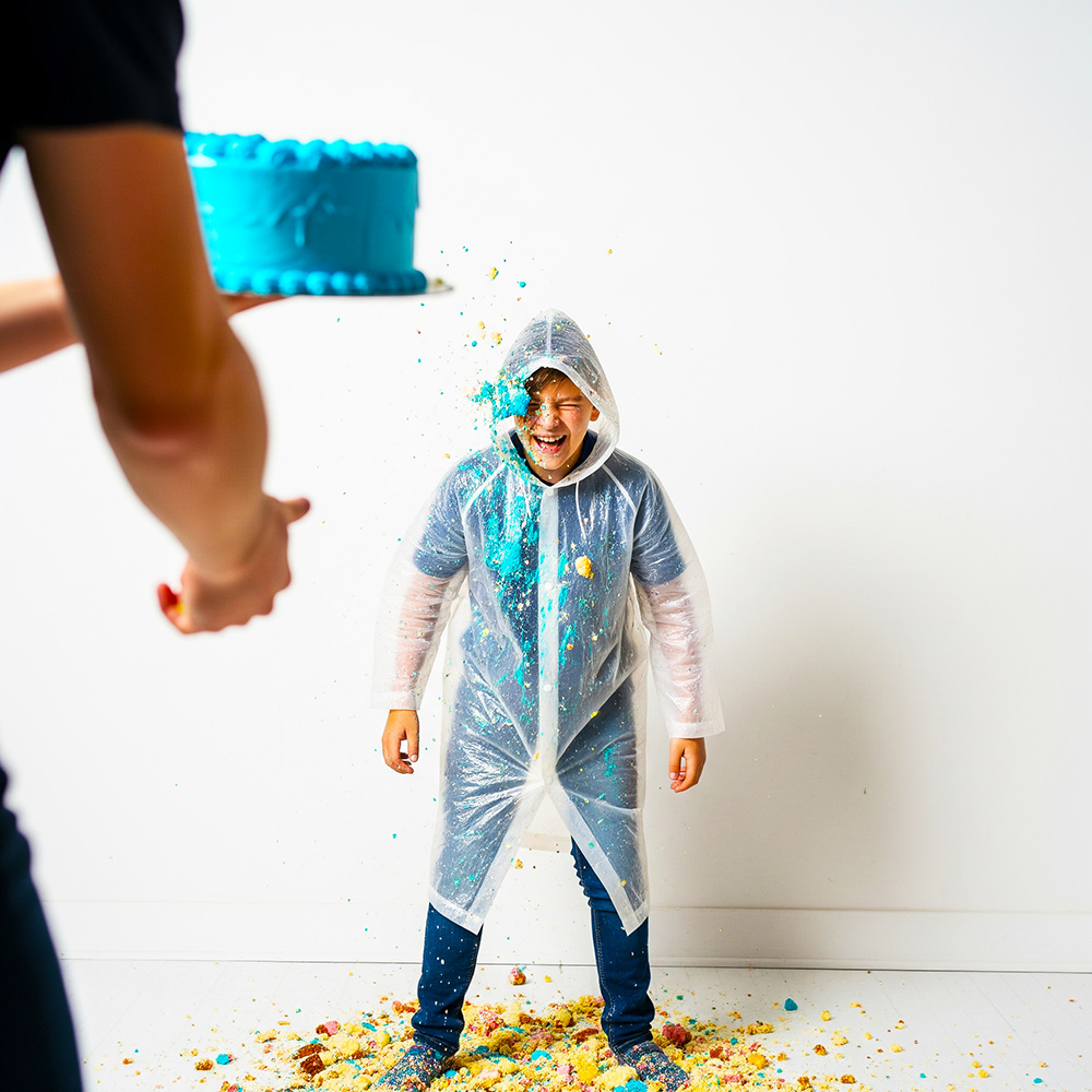 Throw-Me-a-Cake_bakery_mock__yh1omhyh1omhyh1o-1000px